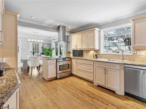 1103 Marley Crescent, Burlington, ON - Indoor Photo Showing Kitchen With Stainless Steel Kitchen With Upgraded Kitchen