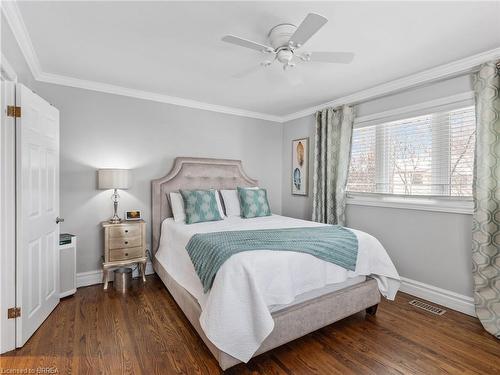 1103 Marley Crescent, Burlington, ON - Indoor Photo Showing Bedroom