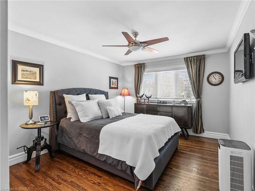 1103 Marley Crescent, Burlington, ON - Indoor Photo Showing Bedroom