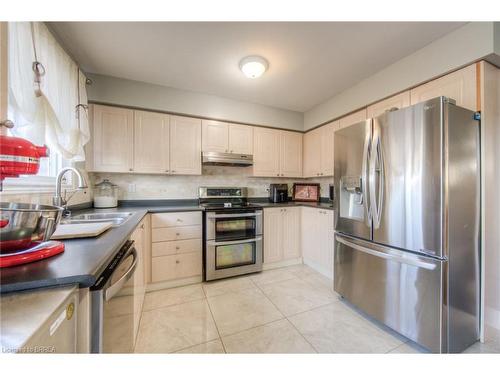 16 Mcguiness Drive, Brantford, ON - Indoor Photo Showing Kitchen With Double Sink