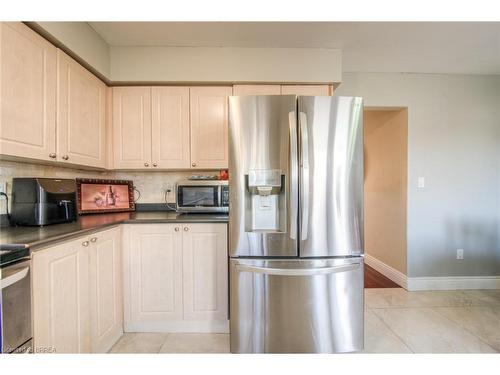 16 Mcguiness Drive, Brantford, ON - Indoor Photo Showing Kitchen