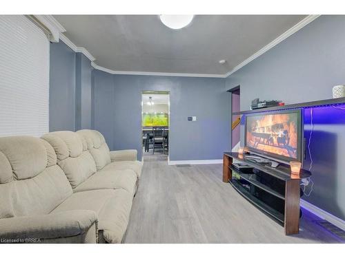 53 Sarah Street, Brantford, ON - Indoor Photo Showing Living Room