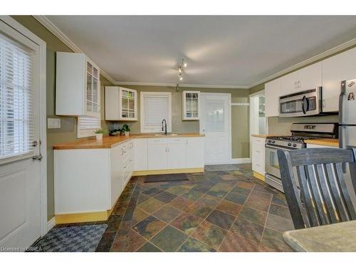 53 Sarah Street, Brantford, ON - Indoor Photo Showing Kitchen