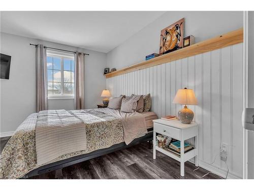 189 Grove Street, Simcoe, ON - Indoor Photo Showing Bedroom