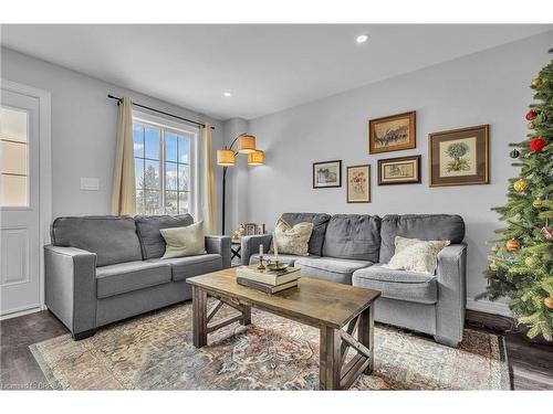 189 Grove Street, Simcoe, ON - Indoor Photo Showing Living Room