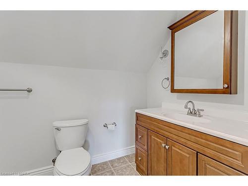 Upper-153 Drummond Street, Brantford, ON - Indoor Photo Showing Bathroom