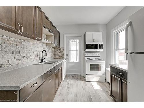 Upper-153 Drummond Street, Brantford, ON - Indoor Photo Showing Kitchen