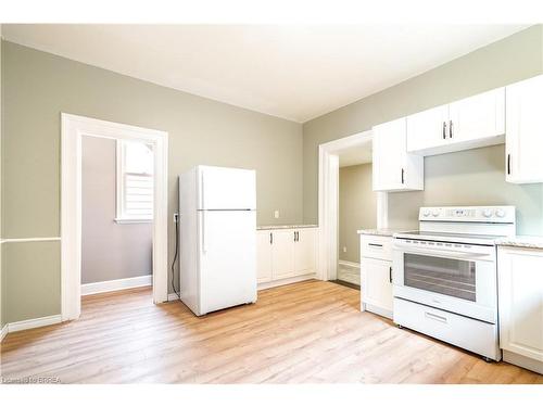 198 Sheridan Street, Brantford, ON - Indoor Photo Showing Kitchen