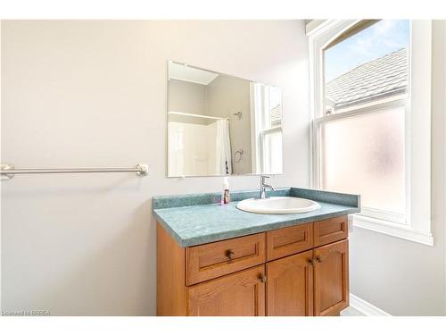 198 Sheridan Street, Brantford, ON - Indoor Photo Showing Bathroom