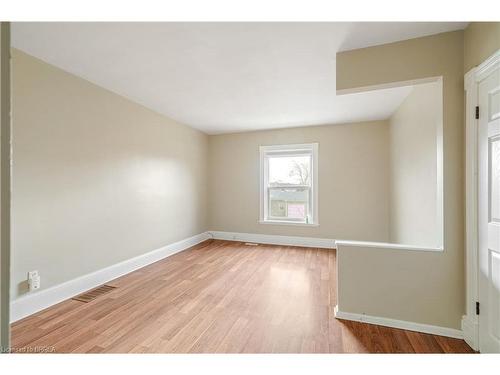 198 Sheridan Street, Brantford, ON - Indoor Photo Showing Other Room