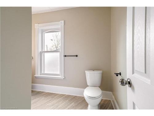 198 Sheridan Street, Brantford, ON - Indoor Photo Showing Bathroom