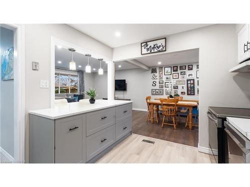 29 Pippin Drive, Brantford, ON - Indoor Photo Showing Kitchen