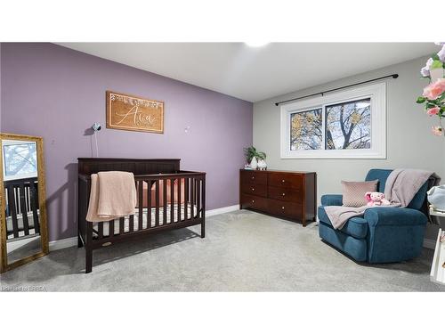 29 Pippin Drive, Brantford, ON - Indoor Photo Showing Bedroom