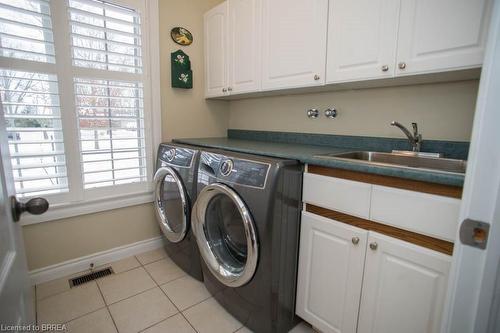 15 Burton Avenue, Mount Pleasant, ON - Indoor Photo Showing Laundry Room