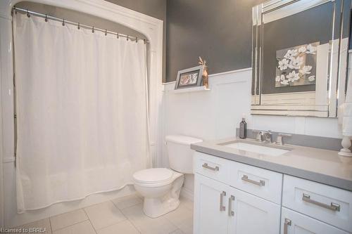 15 Burton Avenue, Mount Pleasant, ON - Indoor Photo Showing Bathroom