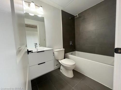 810-7 Erie Avenue, Brantford, ON - Indoor Photo Showing Bathroom