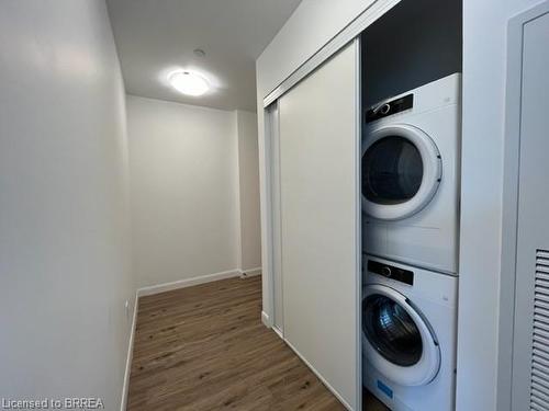 810-7 Erie Avenue, Brantford, ON - Indoor Photo Showing Laundry Room