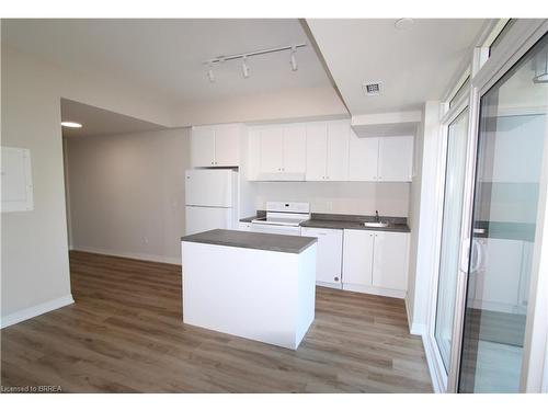 Lp41-50 Herrick Avenue, St. Catharines, ON - Indoor Photo Showing Kitchen