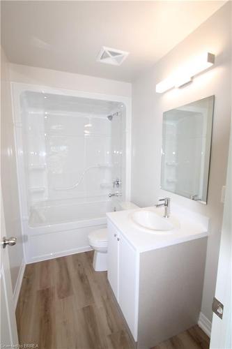 Lp41-50 Herrick Avenue, St. Catharines, ON - Indoor Photo Showing Bathroom