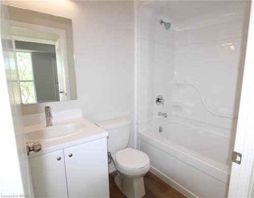 Lp41-50 Herrick Avenue, St. Catharines, ON - Indoor Photo Showing Bathroom