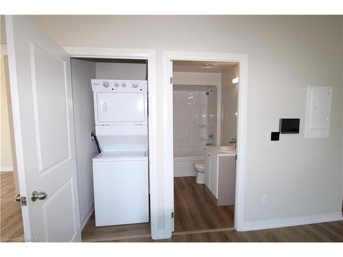 Lp41-50 Herrick Avenue, St. Catharines, ON - Indoor Photo Showing Laundry Room