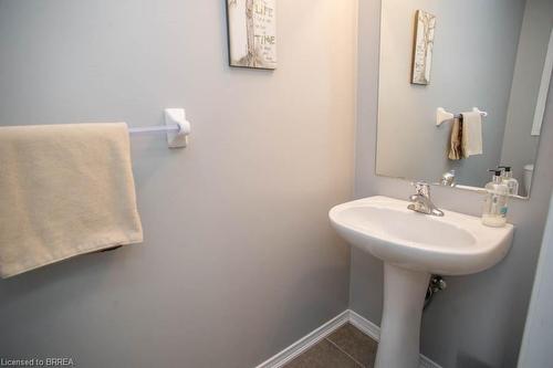 231 Blackburn Drive, Brantford, ON - Indoor Photo Showing Bathroom