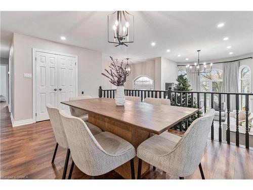 89 Court Drive, Paris, ON - Indoor Photo Showing Dining Room