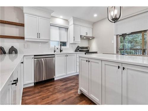 89 Court Drive, Paris, ON - Indoor Photo Showing Kitchen With Upgraded Kitchen