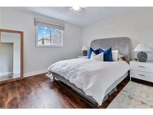 89 Court Drive, Paris, ON - Indoor Photo Showing Bedroom