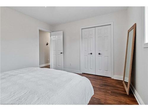 89 Court Drive, Paris, ON - Indoor Photo Showing Bedroom