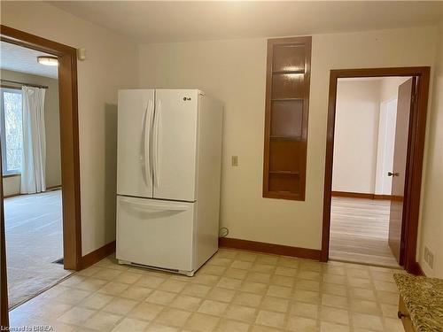 8 Sterling Street, Brantford, ON - Indoor Photo Showing Other Room