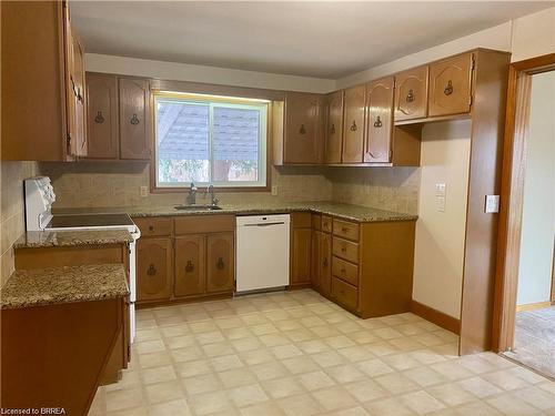 8 Sterling Street, Brantford, ON - Indoor Photo Showing Kitchen