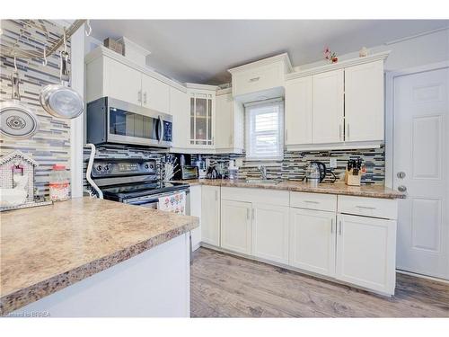 40 Division Street, Brantford, ON - Indoor Photo Showing Kitchen With Double Sink