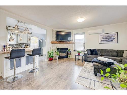 40 Division Street, Brantford, ON - Indoor Photo Showing Living Room With Fireplace