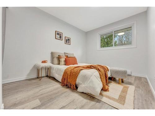 44 Raleigh Street, Brantford, ON - Indoor Photo Showing Bedroom