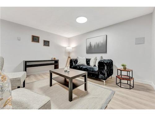 44 Raleigh Street, Brantford, ON - Indoor Photo Showing Living Room