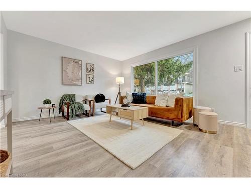 44 Raleigh Street, Brantford, ON - Indoor Photo Showing Living Room