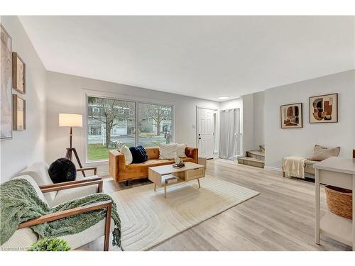 44 Raleigh Street, Brantford, ON - Indoor Photo Showing Living Room