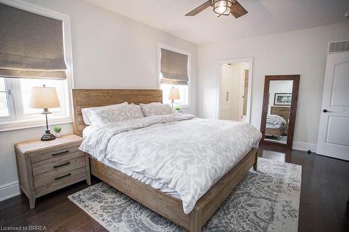 22 Wilmot Road, Brantford, ON - Indoor Photo Showing Bedroom