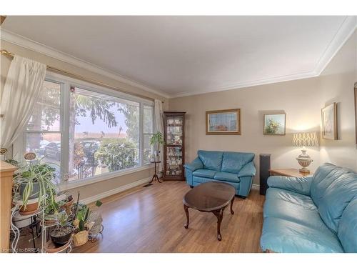 124 Madden Street, Brantford, ON - Indoor Photo Showing Living Room