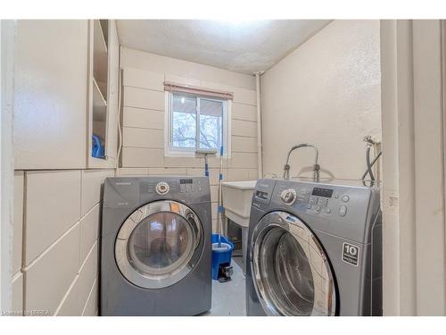 124 Madden Street, Brantford, ON - Indoor Photo Showing Laundry Room