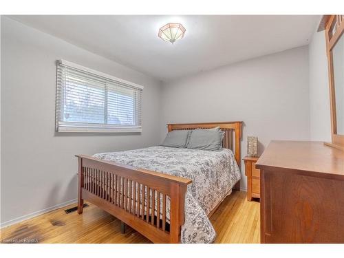 124 Madden Street, Brantford, ON - Indoor Photo Showing Bedroom