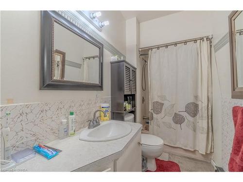 124 Madden Street, Brantford, ON - Indoor Photo Showing Bathroom