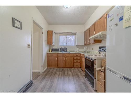 124 Madden Street, Brantford, ON - Indoor Photo Showing Kitchen