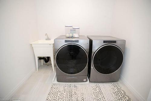 33 June Callwood Way, Brantford, ON - Indoor Photo Showing Laundry Room