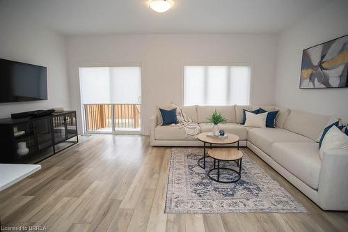 33 June Callwood Way, Brantford, ON - Indoor Photo Showing Living Room