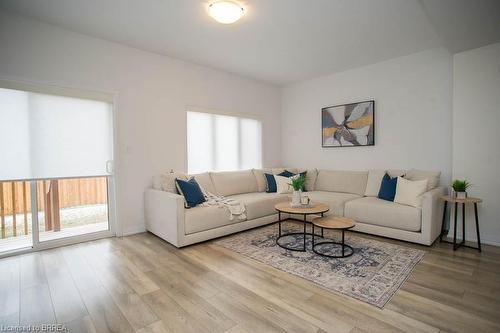 33 June Callwood Way, Brantford, ON - Indoor Photo Showing Living Room