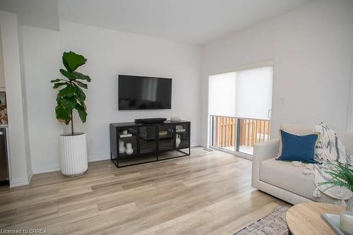 33 June Callwood Way, Brantford, ON - Indoor Photo Showing Living Room