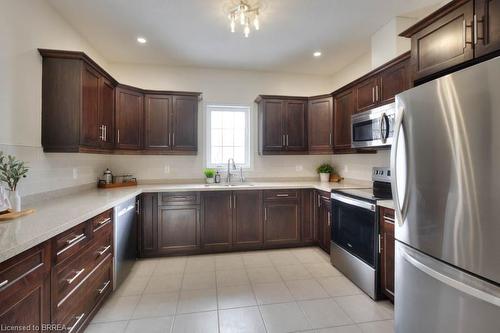 22-50 Bryan Court, Kitchener, ON - Indoor Photo Showing Kitchen With Stainless Steel Kitchen With Upgraded Kitchen