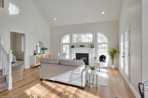 22-50 Bryan Court, Kitchener, ON - Indoor Photo Showing Living Room With Fireplace